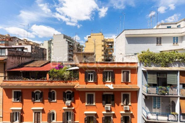 appartamento in vendita a Roma in zona Prenestino-Labicano