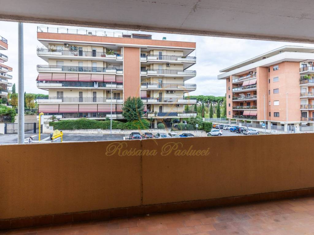 appartamento in vendita a Roma in zona Torre Angela