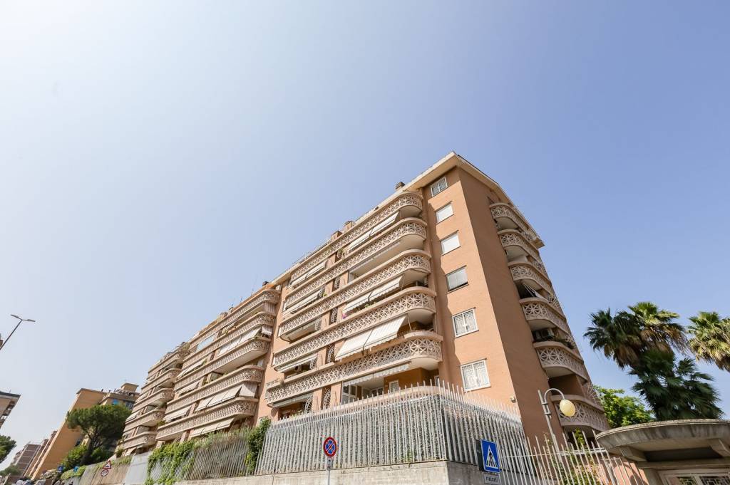 appartamento in vendita a Roma in zona Cinecittà