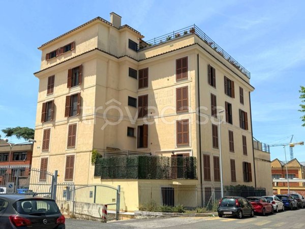 appartamento in vendita a Roma in zona Tuscolano