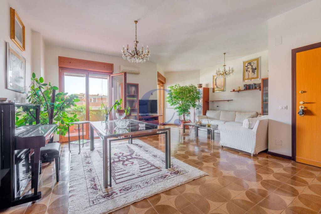 appartamento in vendita a Roma in zona Torre Maura