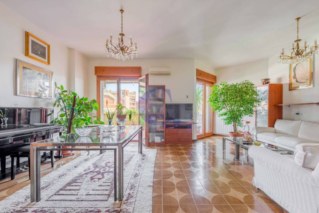 appartamento in vendita a Roma in zona Torre Maura