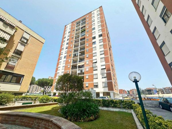 appartamento in vendita a Roma in zona Torrino