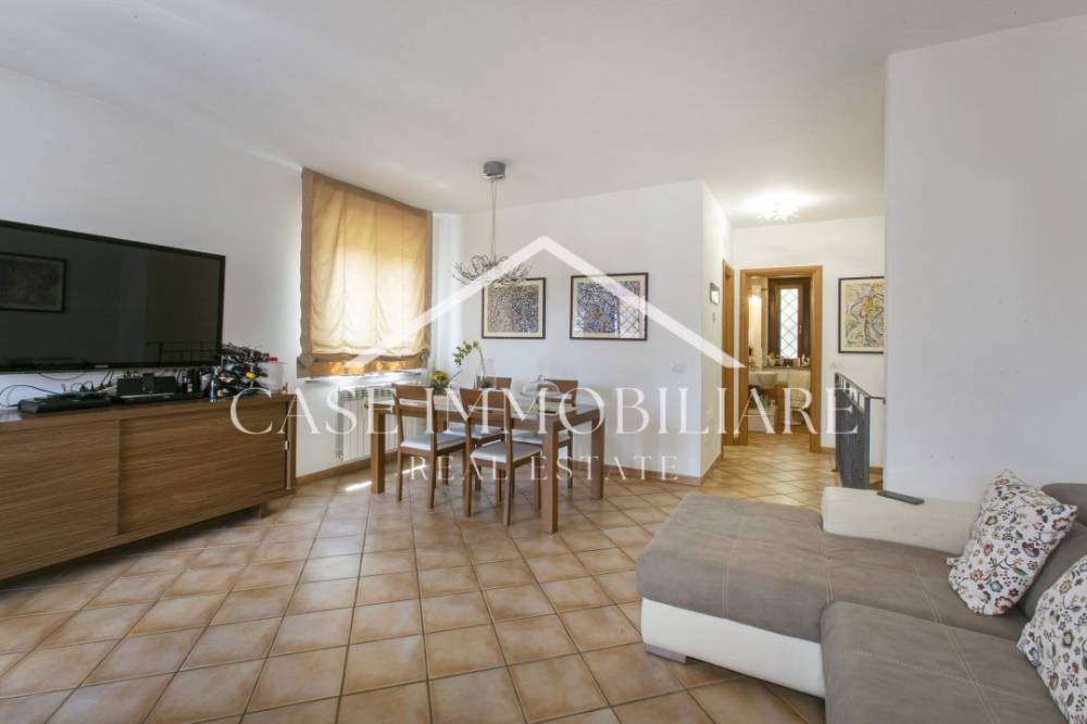 appartamento in vendita a Roma in zona Valle Muricana