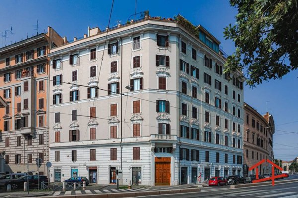 negozio in vendita a Roma in zona Rione Monti/Campitelli