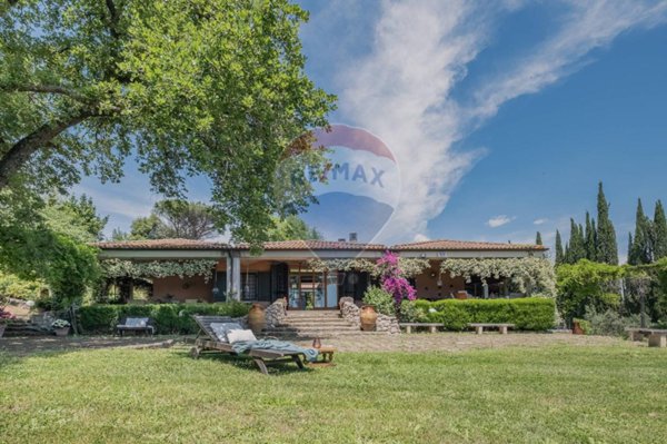 casa indipendente in vendita a Roma in zona Valle Muricana
