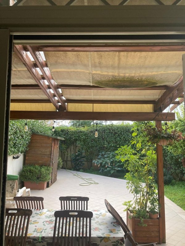 appartamento in vendita a Roma in zona Magliana Vecchia