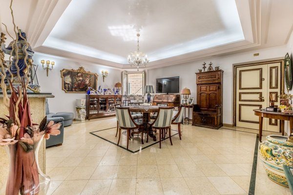 appartamento in vendita a Roma in zona Celio