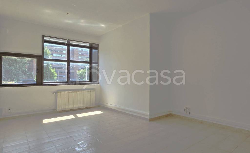 negozio in vendita a Roma in zona Spinaceto