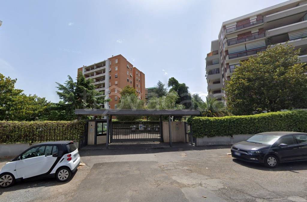 appartamento in vendita a Roma in zona Torrino