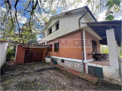 casa indipendente in vendita a Roma