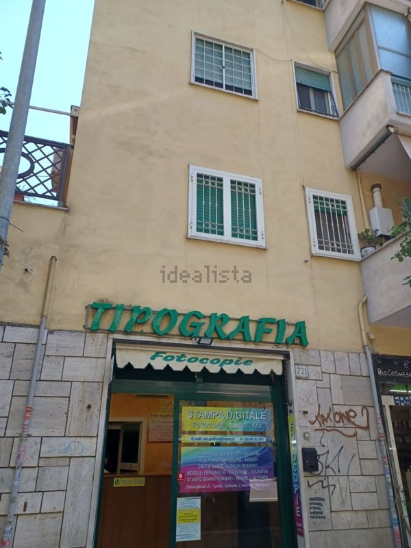 locale commerciale in vendita a Roma in zona Prenestino-Labicano