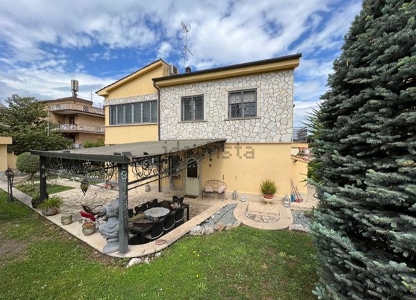 casa indipendente in vendita a Roma in zona Tor Vergata/Torrenova
