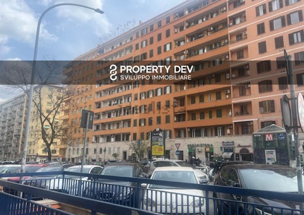 appartamento in vendita a Roma in zona Tuscolano