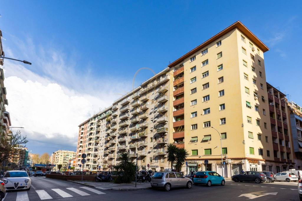 appartamento in vendita a Roma in zona Tuscolano