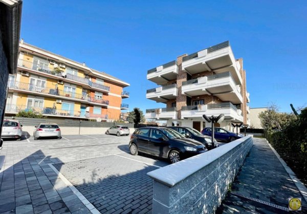 appartamento in vendita a Roma in zona Casal Morena