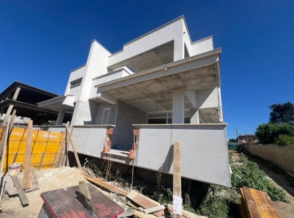 casa indipendente in vendita a Roma in zona Selva Candida
