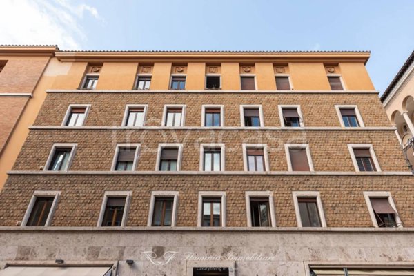 appartamento in vendita a Roma in zona Parione/Sant'Eustachio