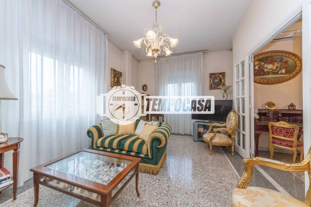 appartamento in vendita a Roma in zona Appio Claudio