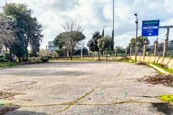 locale di sgombero in vendita a Roma in zona Appio Claudio