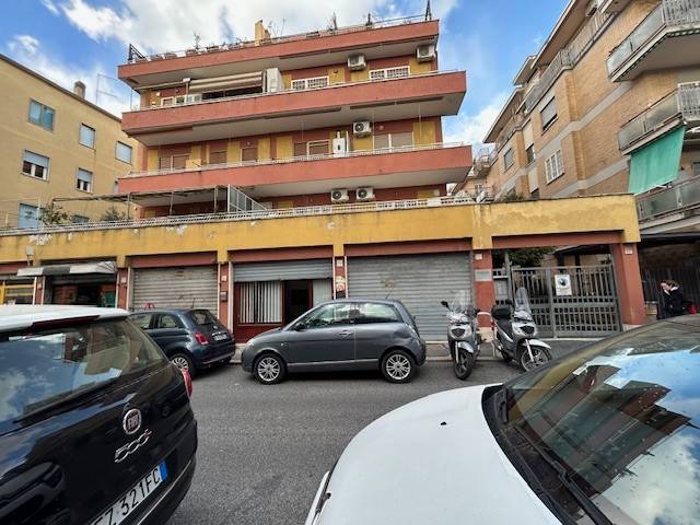 negozio in vendita a Roma in zona Trionfale