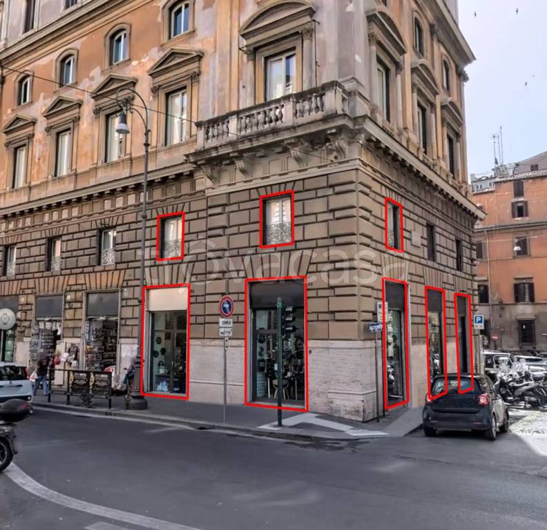 negozio in vendita a Roma in zona Parione/Sant'Eustachio