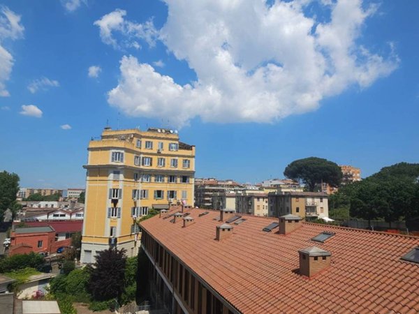 appartamento in vendita a Roma in zona Ostiense