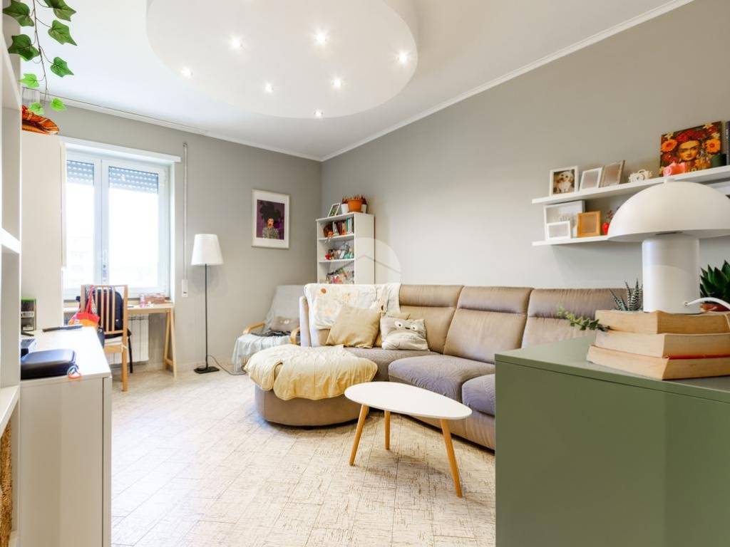 appartamento in vendita a Roma in zona Ostiense