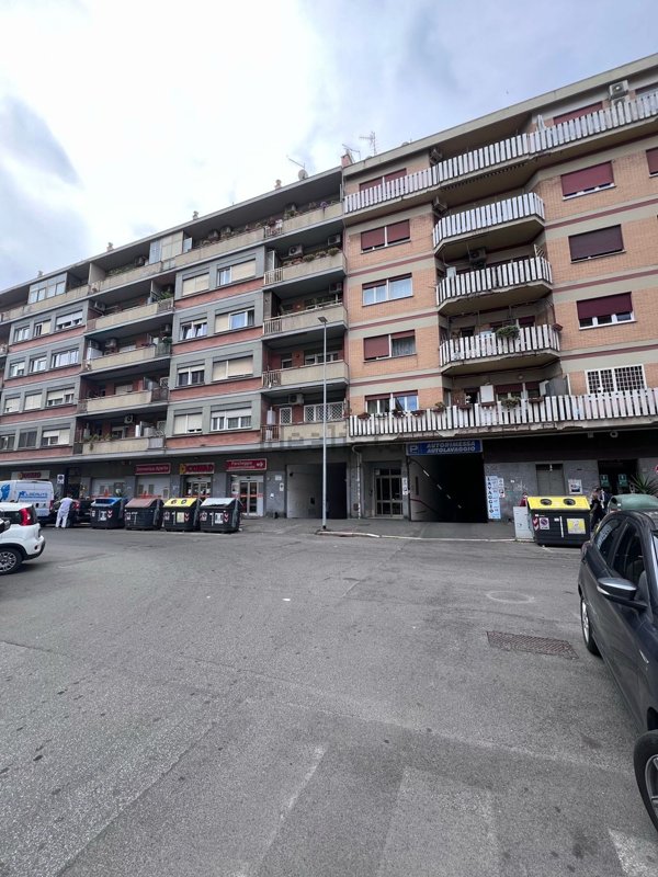 appartamento in vendita a Roma in zona Ostia