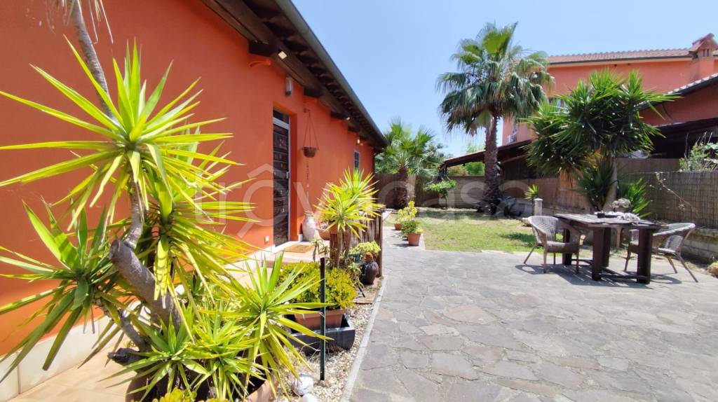 casa indipendente in vendita a Roma in zona Piana del Sole