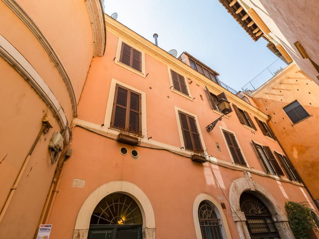 appartamento in vendita a Roma in zona Trastevere