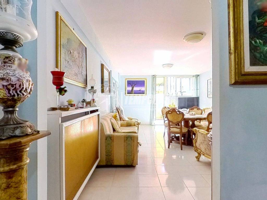 appartamento in vendita a Roma in zona Axa