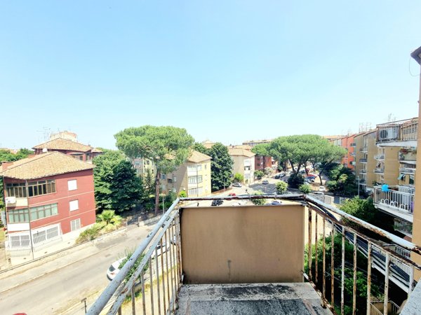 appartamento in vendita a Roma in zona Appio Claudio