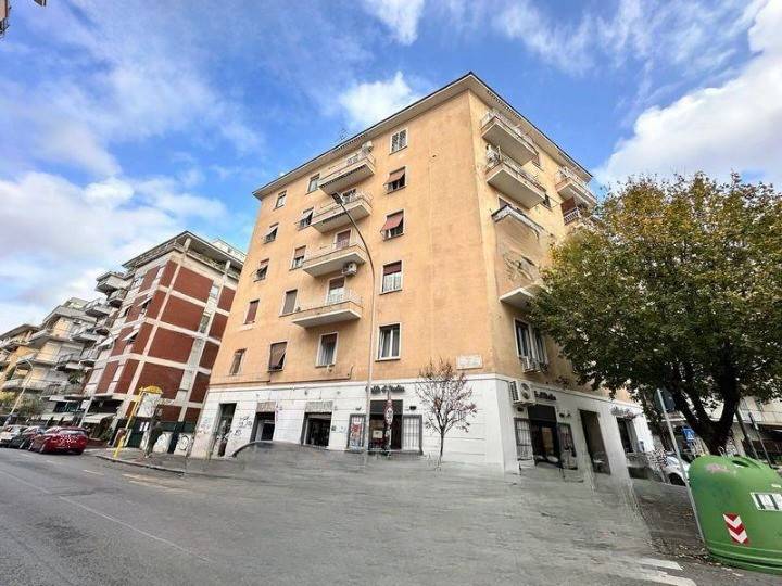 appartamento in vendita a Roma in zona Gianicolense