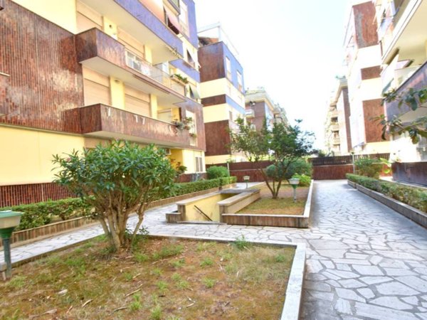 appartamento in vendita a Roma in zona Ostia
