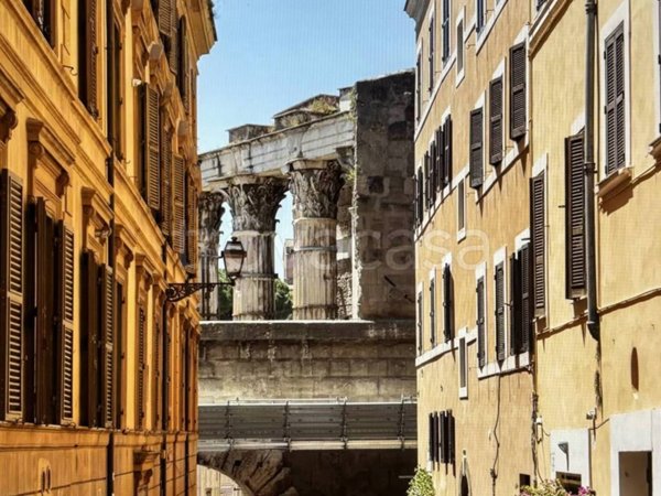 appartamento in vendita a Roma in zona Rione Monti/Campitelli