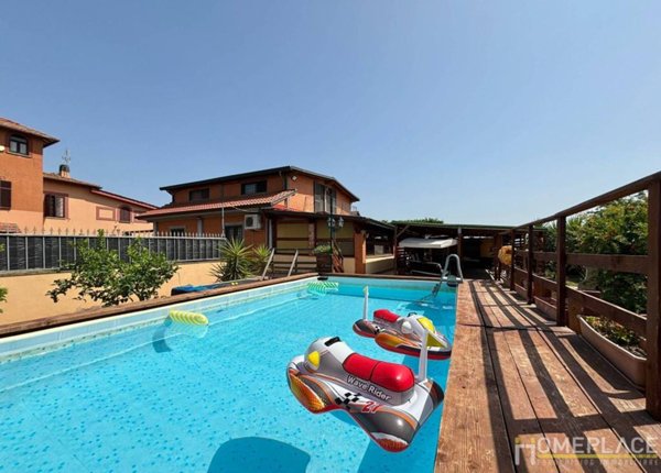 casa indipendente in vendita a Roma in zona Torre Gaia