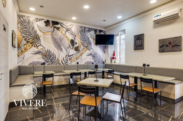 negozio in vendita a Roma in zona Ardeatino