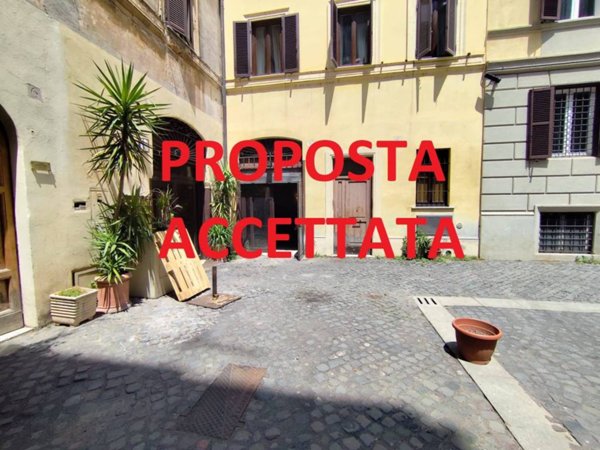 negozio in vendita a Roma in zona Rione Borgo
