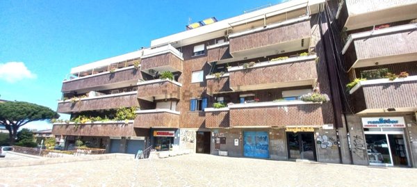 appartamento in vendita a Roma in zona Axa