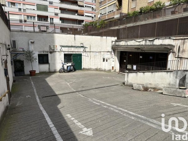 locale di sgombero in vendita a Roma in zona Collatino