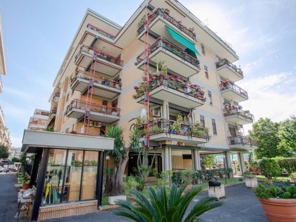 appartamento in vendita a Roma in zona Ostia