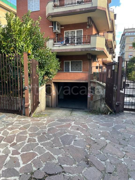 locale di sgombero in vendita a Roma in zona Alessandrino
