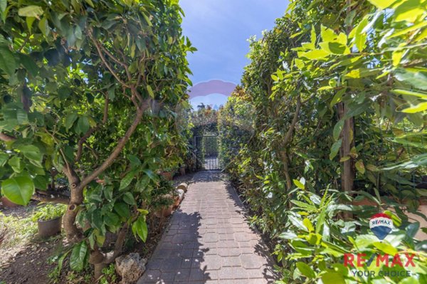 casa indipendente in vendita a Roma in zona Trigoria