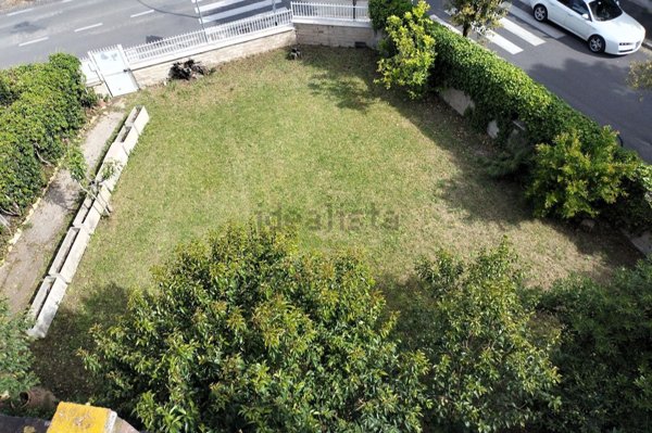 casa indipendente in vendita a Roma in zona Axa