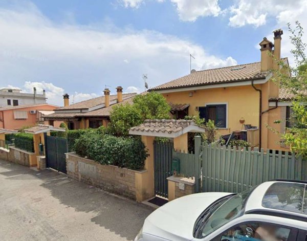casa indipendente in vendita a Roma in zona Cesano