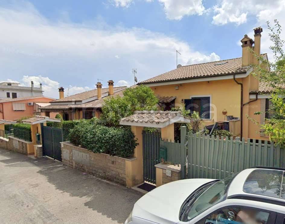 casa indipendente in vendita a Roma in zona Cesano