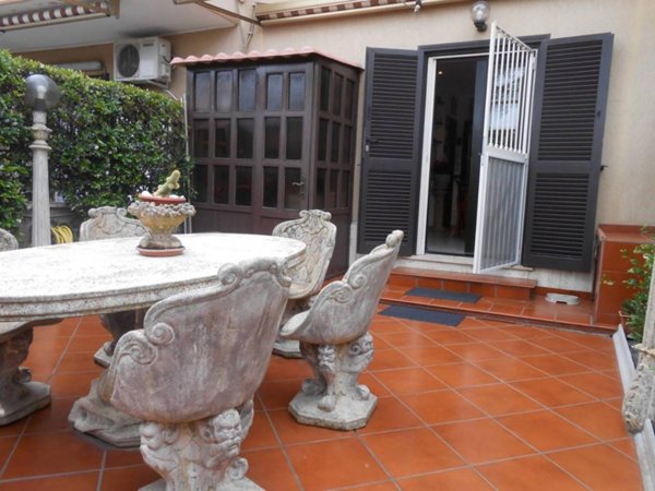casa indipendente in vendita a Roma