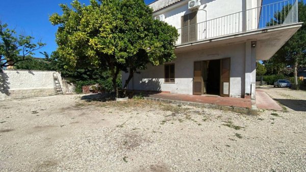 appartamento in vendita a Roma in zona Casal Morena