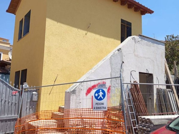casa indipendente in vendita a Roma in zona Prenestino-Labicano